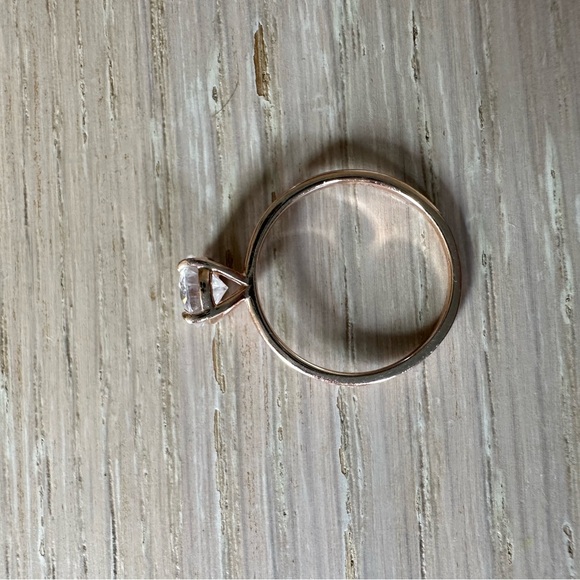 Kuololit 14k rose gold and 1ct Moissanite solitaire ring sz 6 - Picture 4 of 7